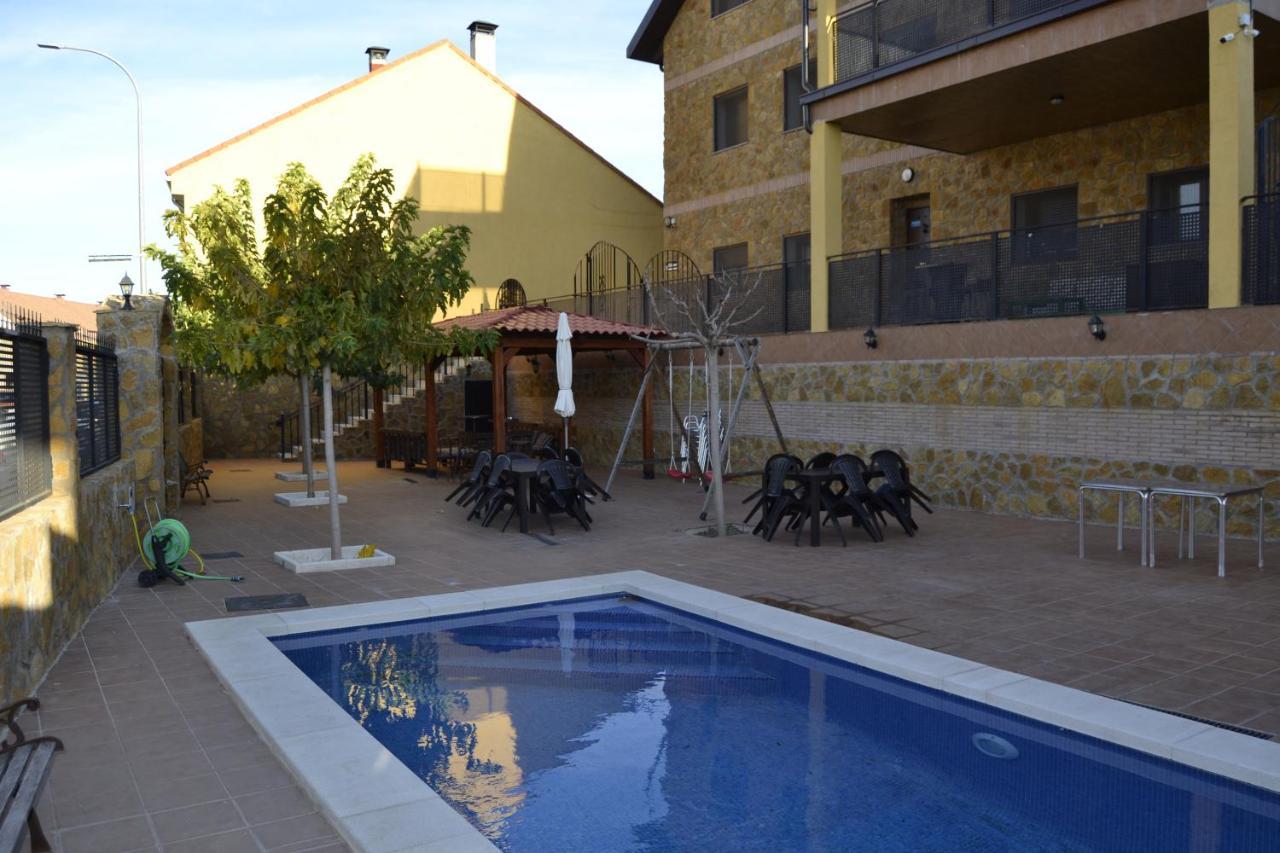 Apartamentos "Casa Rural De Aldea" Aldea del Fresno Экстерьер фото