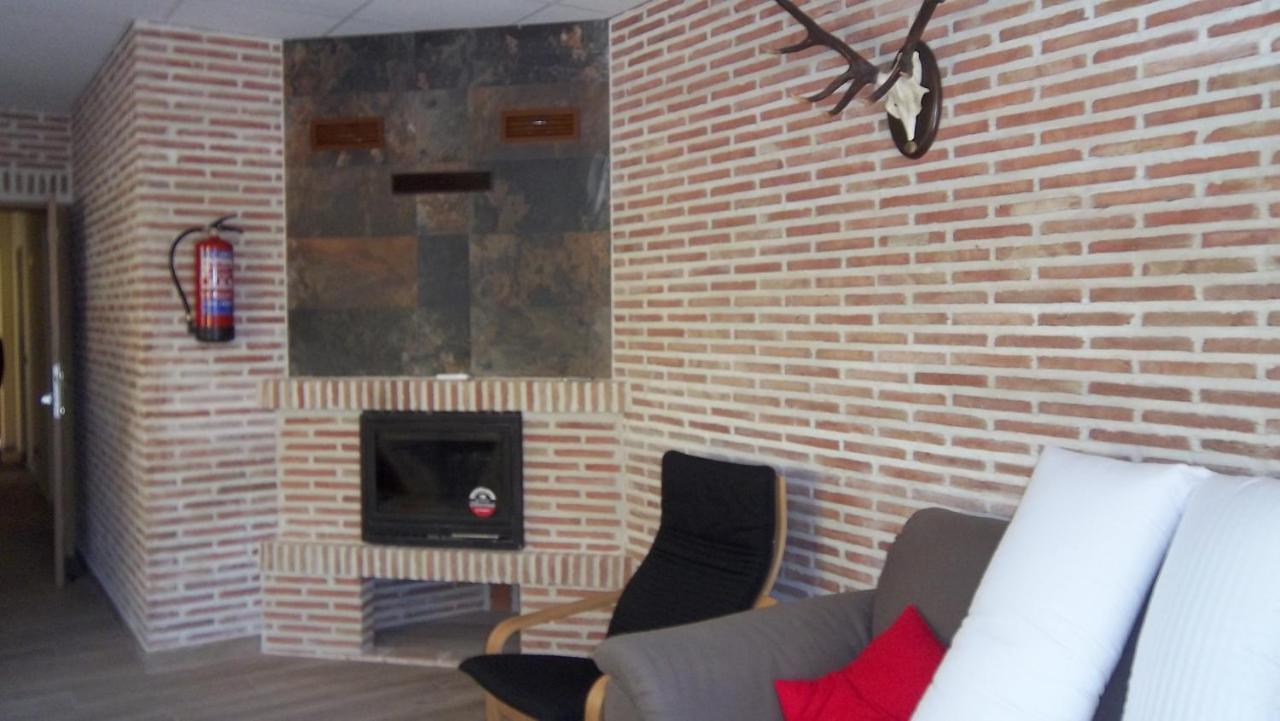 Apartamentos "Casa Rural De Aldea" Aldea del Fresno Экстерьер фото
